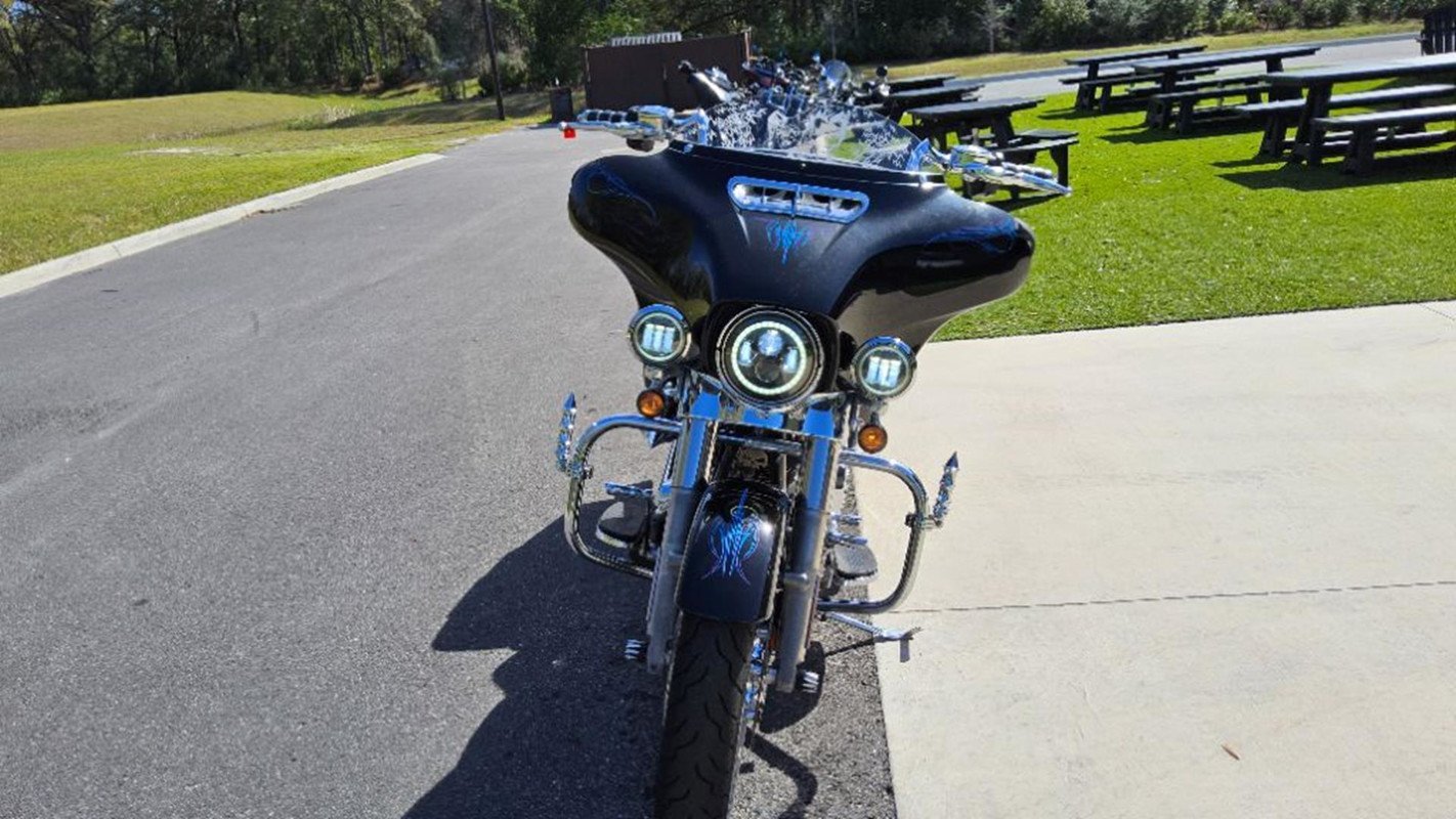 2014 Harley-Davidson Street Glide Special - Image 4