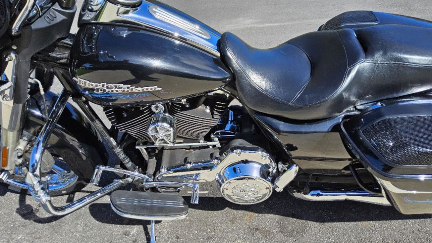 2014 Harley-Davidson Street Glide Special - Image 9