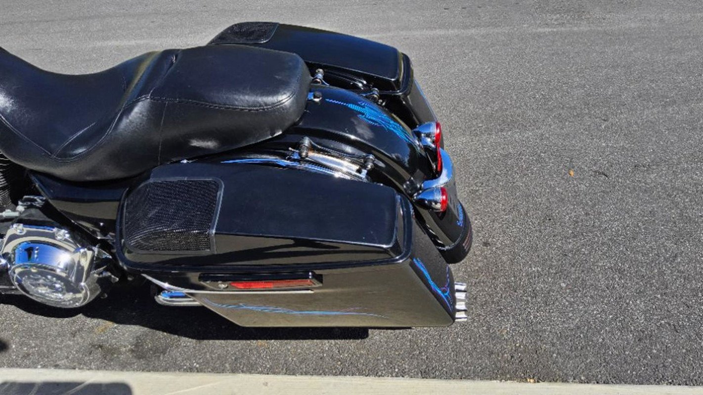 2014 Harley-Davidson Street Glide Special - Image 10
