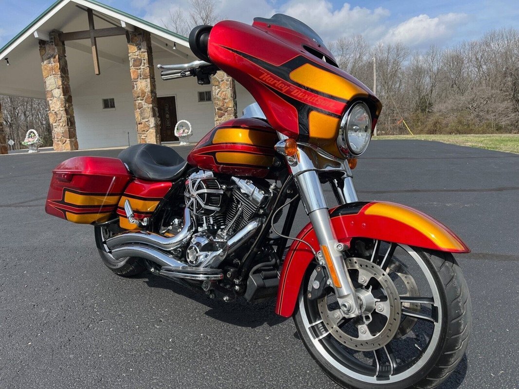 2015 Harley-Davidson Street Glide - Image 4