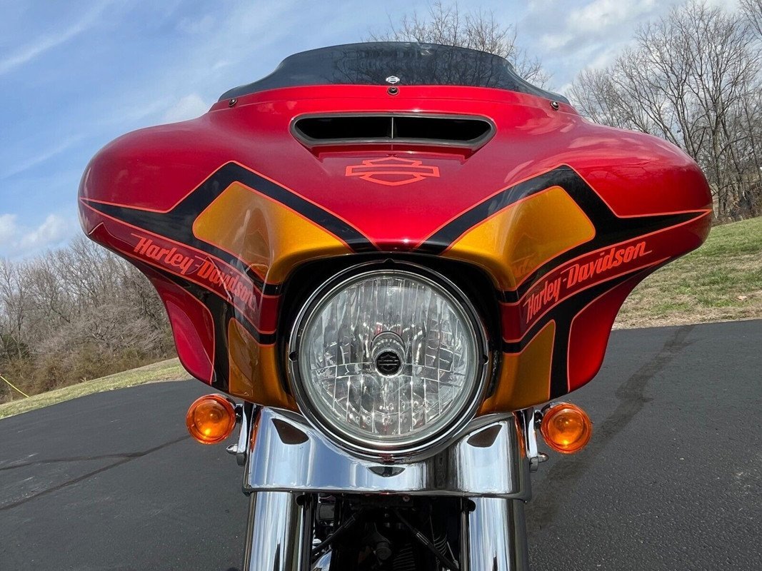 2015 Harley-Davidson Street Glide - Image 5