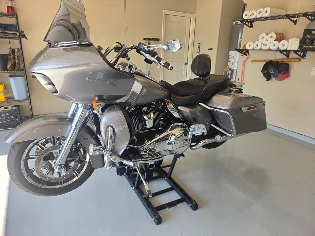2017 Road Glide Ultra - Image 2