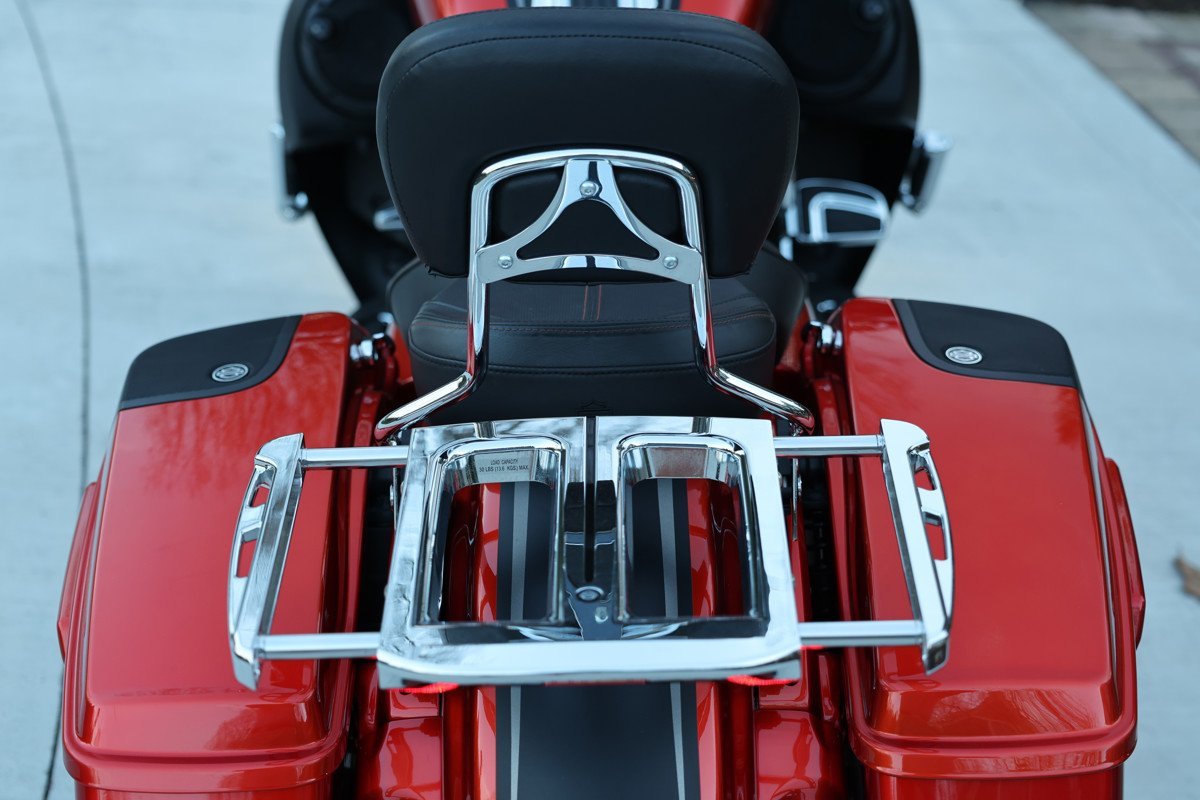 2018 CVO® Street Glide® - Image 6