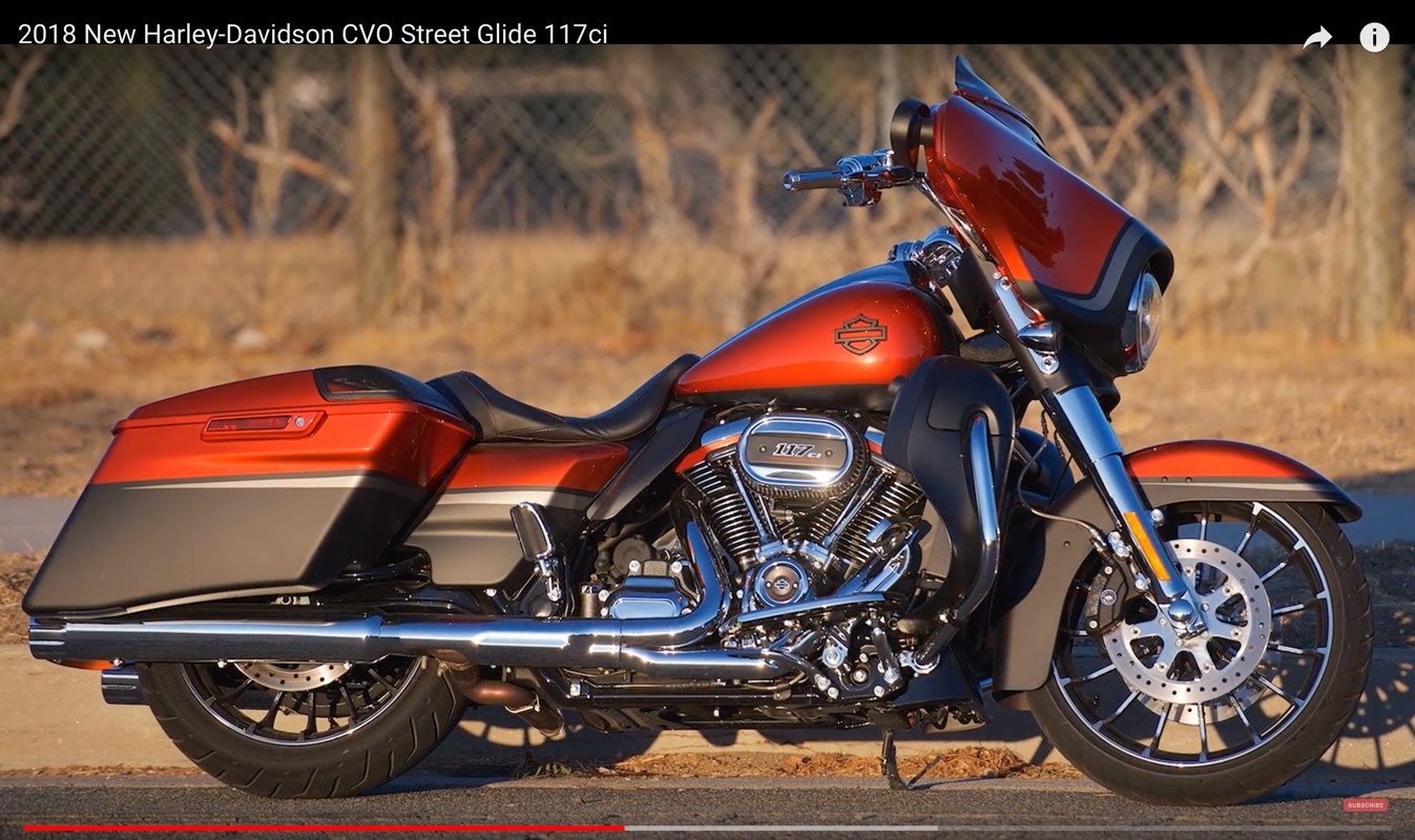 2018 CVO® Street Glide® - Image 11