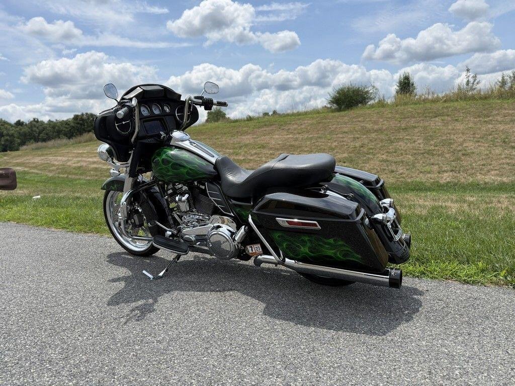 2020 Harley-Davidson Street Glide - Image 13